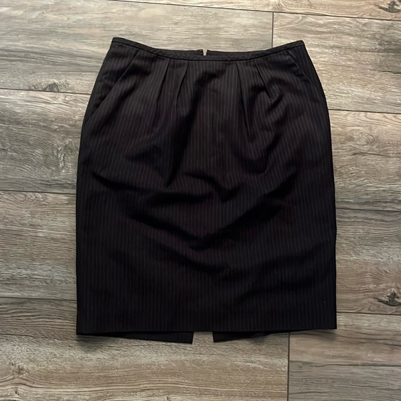 Womens Calvin Klein navy blue pinstriped skirt lined inside  size 4 - Picture 1 of 3